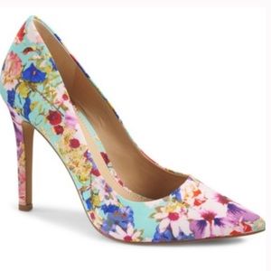 Brand New Vince Camuto Floral Pumps